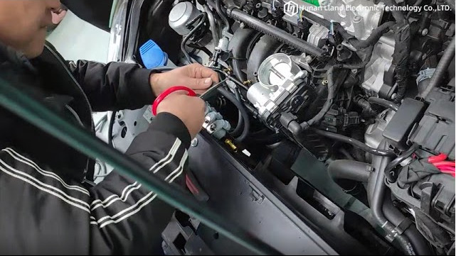 Latest company Cases about ติดตั้งท่อฉีดจากรางหัวฉีดไปยังขั้วต่อบนท่อร่วมไอดี