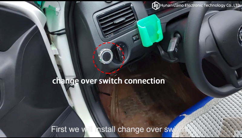 Latest company Cases about 3-6 เปลี่ยนการเชื่อมต่อสวิตช์และการเชื่อมต่อใบมีดฟิวส์แบบอินไลน์