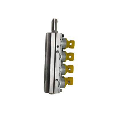 1 โอม 12 วอลต์ โวลเตจ 4 ซิลินเดอร์ Injection Rail สําหรับการปรับปรุงการทํางานของเครื่องยนต์